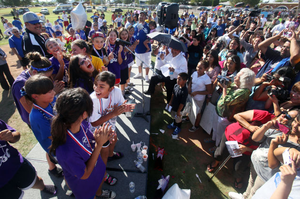 Sunnyside Little League softball team arrives home